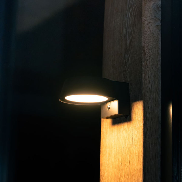 Solar wandlamp met bewegingssensor – 400 lumen, IP44
