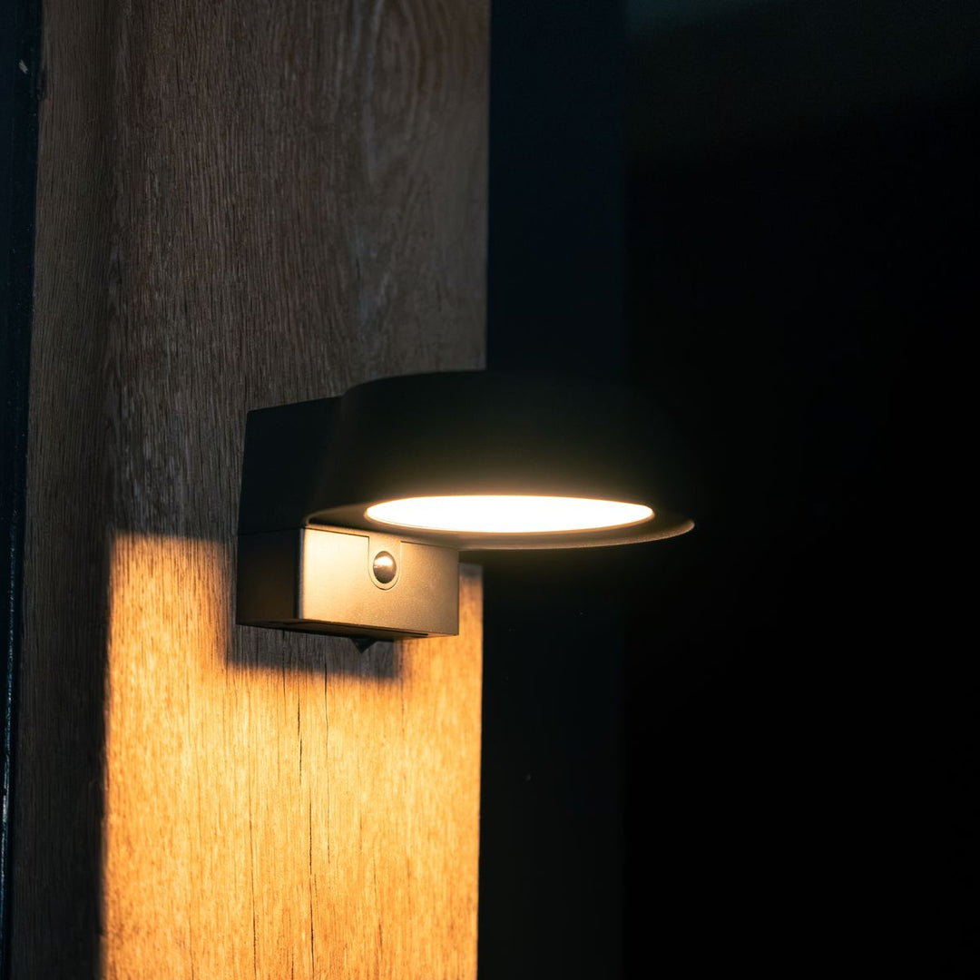 Solar wandlamp met bewegingssensor – 400 lumen, IP44