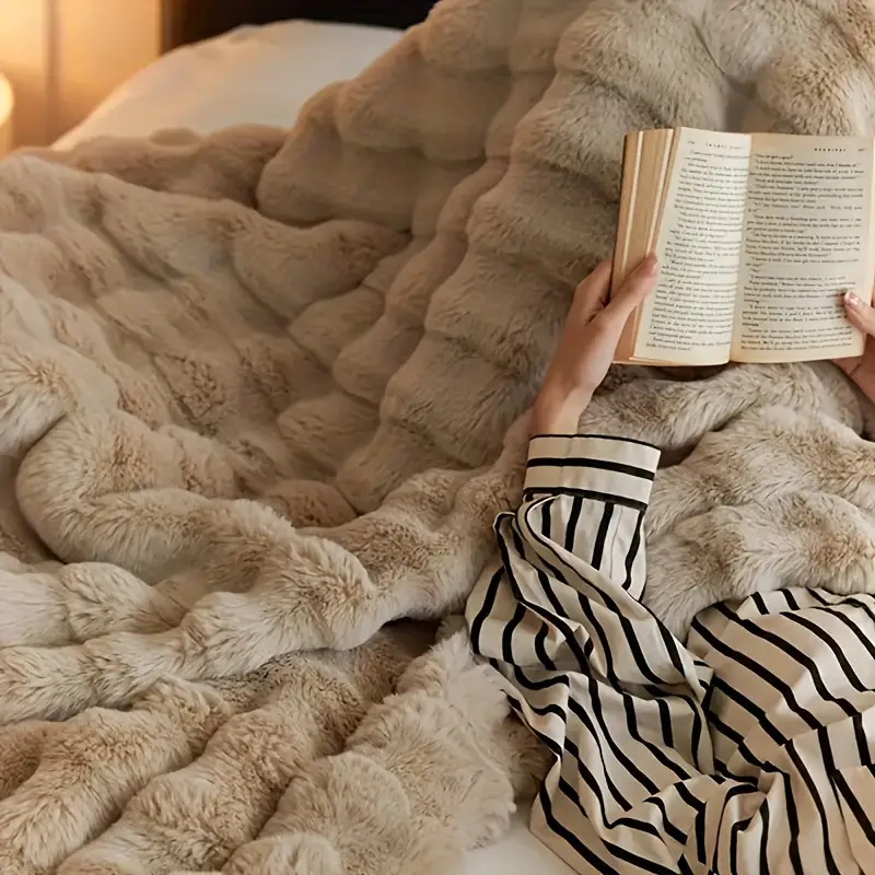Plaid van imitatiekonijnenbont – twee maten
